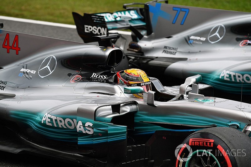 Hamilton szerint Vettel agresszívabb lesz a rajtnál