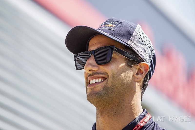 Ricciardo seguirá en Red Bull porque las alternativas