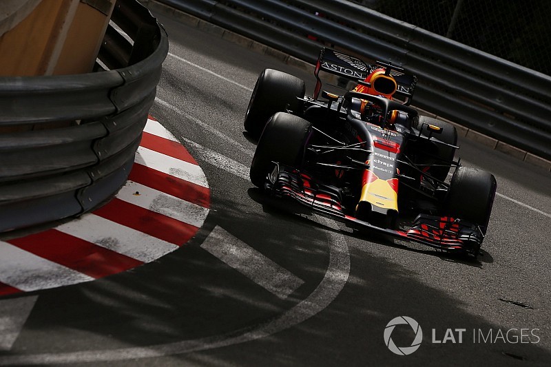 A Red Bull hagyta volna, hogy megadja magát Ricciardo motorja
