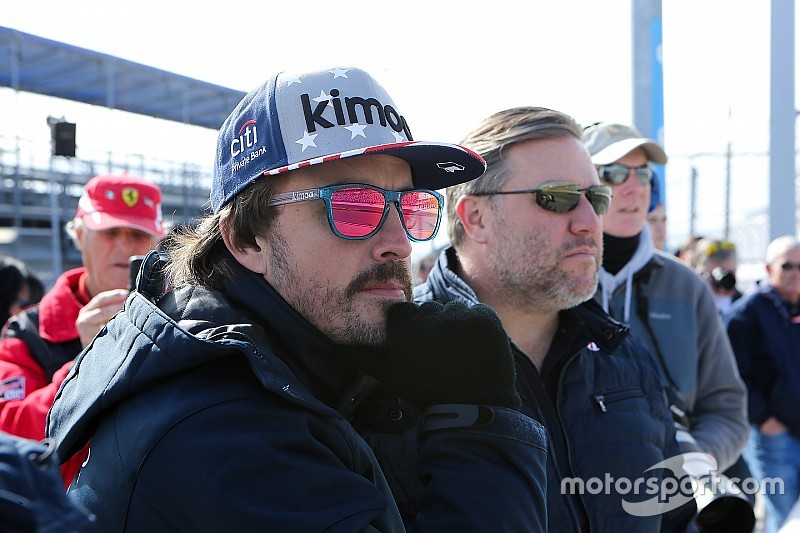 Brown espera ver a Alonso disputando el título a Hamilton