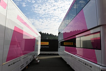Співробітники Force India сховали всі логотипи команди