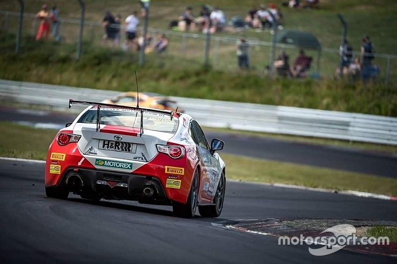 VLN: Schweizer Siege und Podestplätze beim 6-Stunden-Rennen