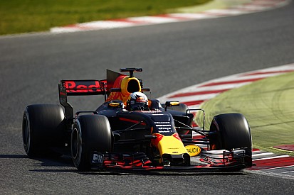 Ricciardo: "El compuesto duro no será bueno para nadie en España"