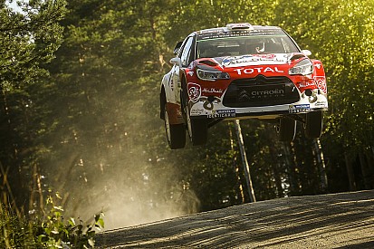 WRC Finlandia: Meeke memimpin di awal, Latvala dan Tanak kehilangan waktu
