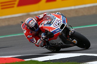 Dovizioso supera Yamahas e vence segunda prova seguida