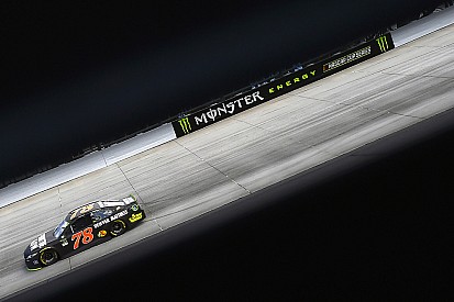 Truex-Dominanz: Hamlin hat Erklärung, Larson & Harvick haben Hoffnung