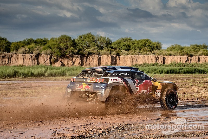 Dakar 2018, 13 Etap: Sainz zafere gidiyor, Peterhansel kaza yaptı