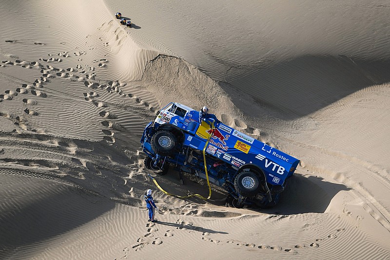 VIDEO: La etapa 5 de camiones y quads en el Dakar