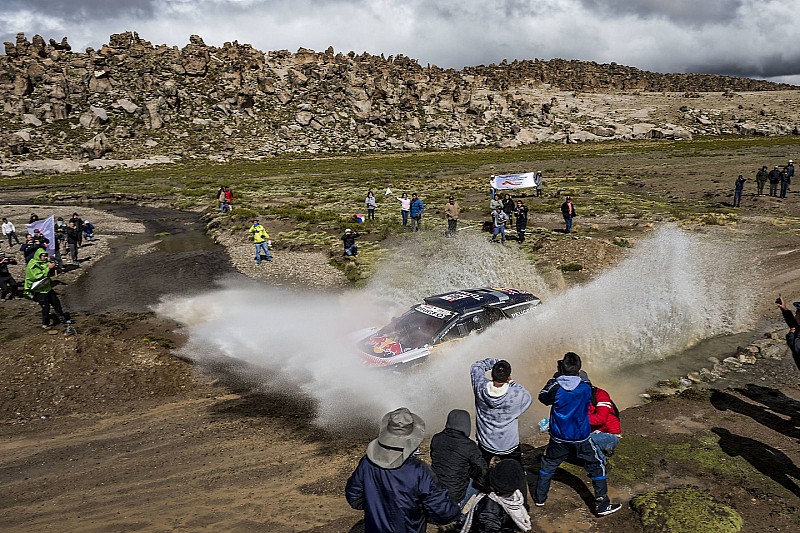 VIDEO: Así fue la etapa 6 del Dakar en autos y motos