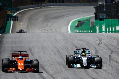 Hamilton torce por reação da McLaren em 2018