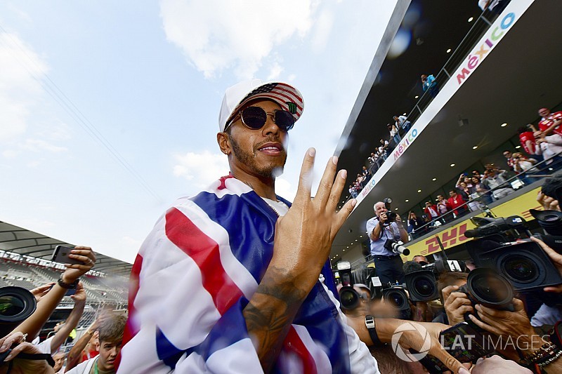 Hamilton: 2017 kariyerimin en zor şampiyonluğuydu