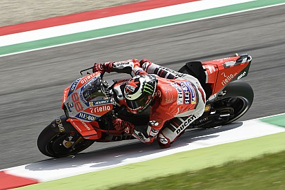 Лоренсо одержал первую победу в составе Ducati