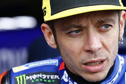 Rossi: "Çılgın" Iannone, Marquez'le savaşmamı engelledi