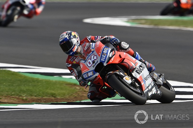 MotoGP Silverstone : Lorenzo remporte une folle qualification - GP Racing MotoGP Silverstone : Lorenzo remporte une folle qualification - GP Racing