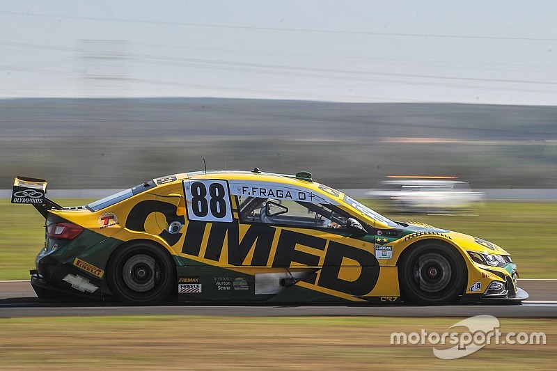 Fraga dá show em Campo Grande e vence corrida 1