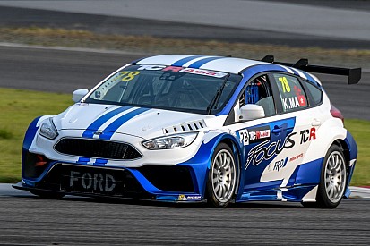 La nuovissima Ford Focus TCR è scesa in pista per la prima volta!