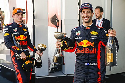 Red Bull quer renovar com Verstappen e Ricciardo até 2020