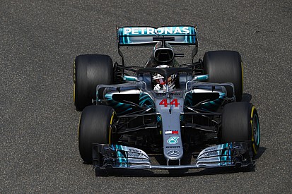 Hamiltont miért nem hívta ki a Mercedes? Ezek a címébe kerülhetnek