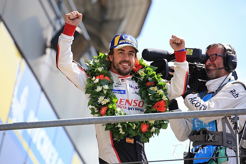 アロンソは”三冠”達成のため、F1を引退してインディ500を優先する?