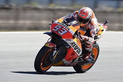 Marquez trionfa in una gara epica ad Assen! Rins e Vinales sul podio beffano Dovi e Rossi