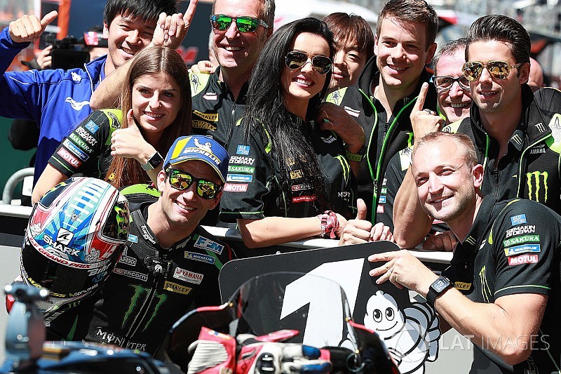Zarco cita “grande emoção” após pole: “agradeço à torcida”