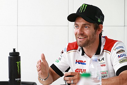 Crutchlow ungkap opsi pabrikan pada 2018