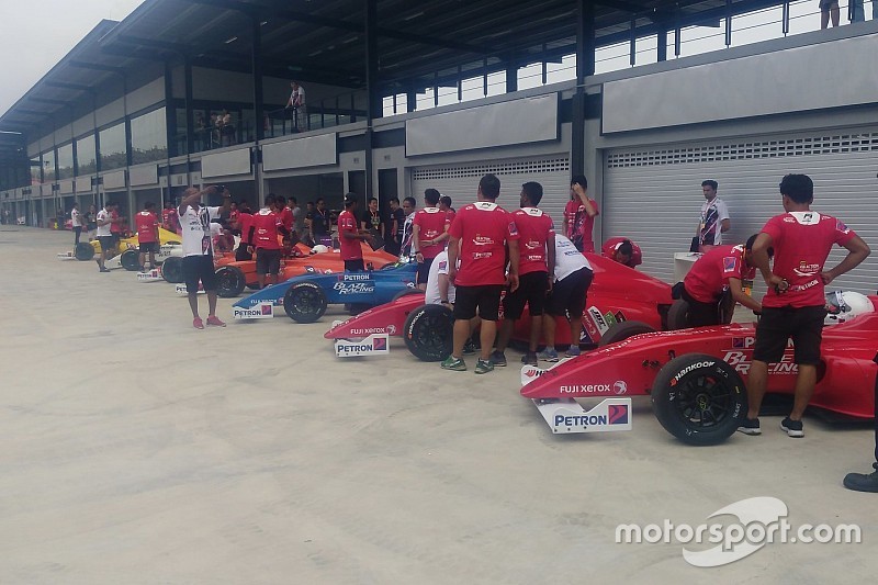 F4 SEA Sepang: Imbas kecelakaan F1 Grosjean, Race 1 dijadwal ulang