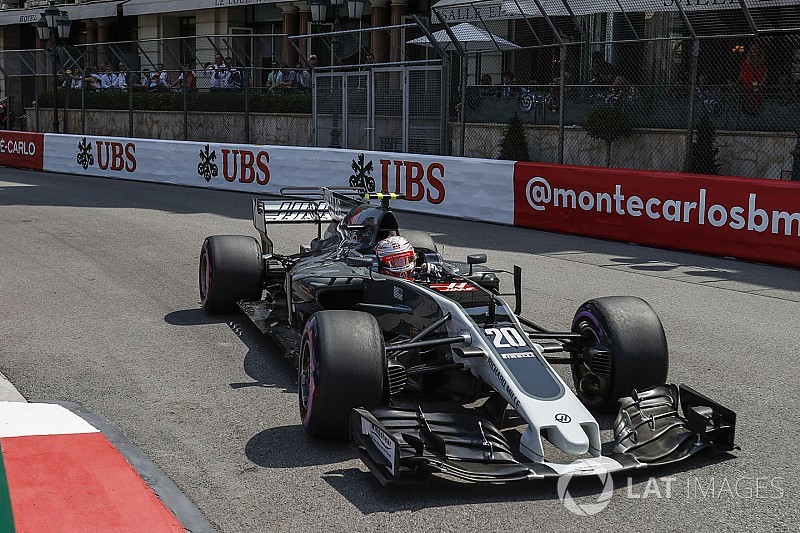 Magnussen dice que Hamilton es el peor de los
