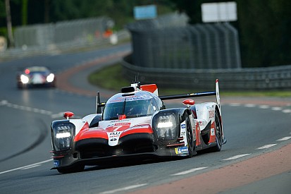 «24 часа Ле-Мана». 4-й час: Toyota лидирует, одна машина SMP сломалась