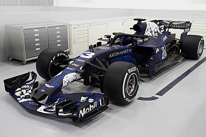 Analisi Red Bull RB14: Newey s'inventa anche l'ala centrale!