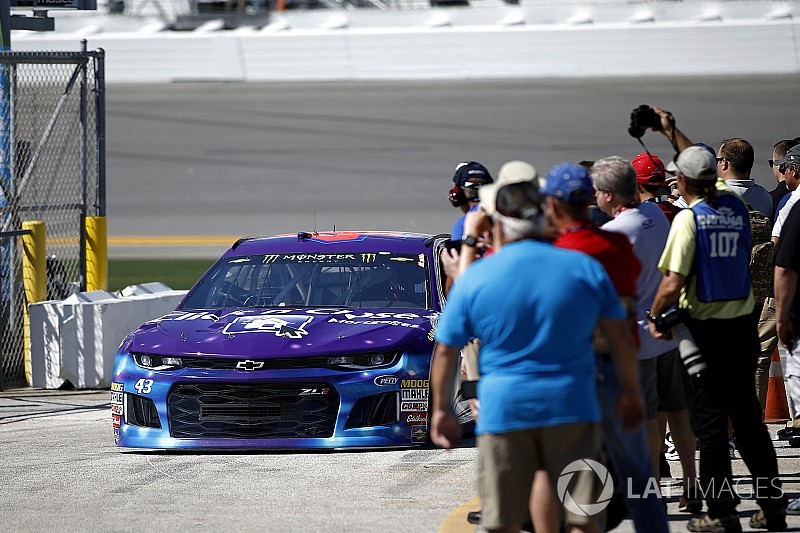 Kevin Harvick touts Bubba Wallace as NASCAR's next potential megastar