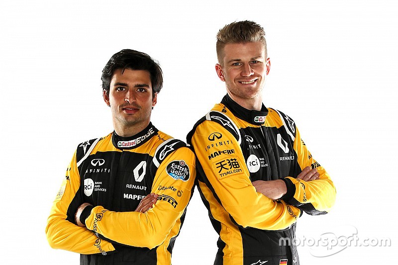 Vídeo: la graciosa felicitación navideña de Sainz y Hulkenberg