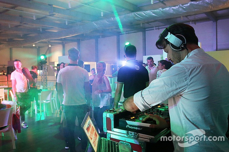 Porsche Summer Party: i piloti festeggiano in pista l’ultima gara prima della pausa estiva