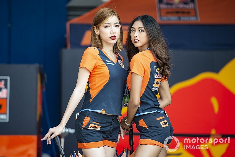 Micsoda rajtrácslányok a MotoGP-ben?!