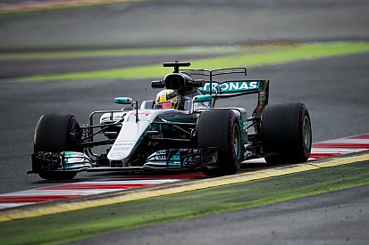 Niki Lauda "nicht ganz zufrieden" mit Mercedes in der Formel 1 2017