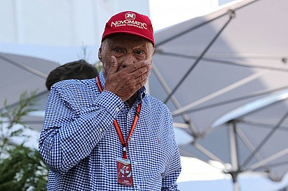 Lauda: Hamilton'ın fren diski kırıldı