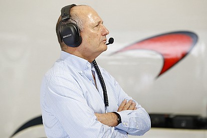 Денніс може залишити McLaren