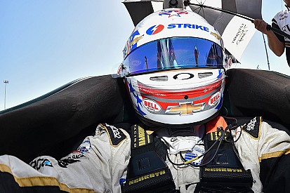 Newgarden leads IndyCar’s final warm-up of 2016