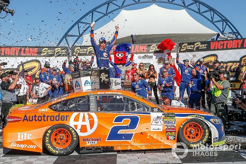 Brad Keselowski suma su tercer triunfo al hilo al arrancar los playoffs