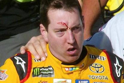 Vídeo: NASCAR investigará la pelea de Logano y Kyle Busch