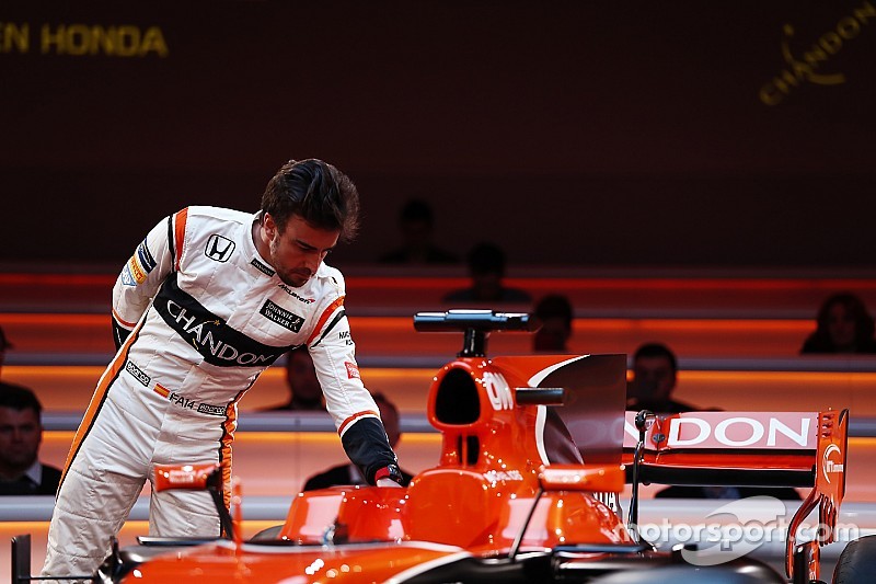 Alonso had contact met Mercedes na opstappen Rosberg