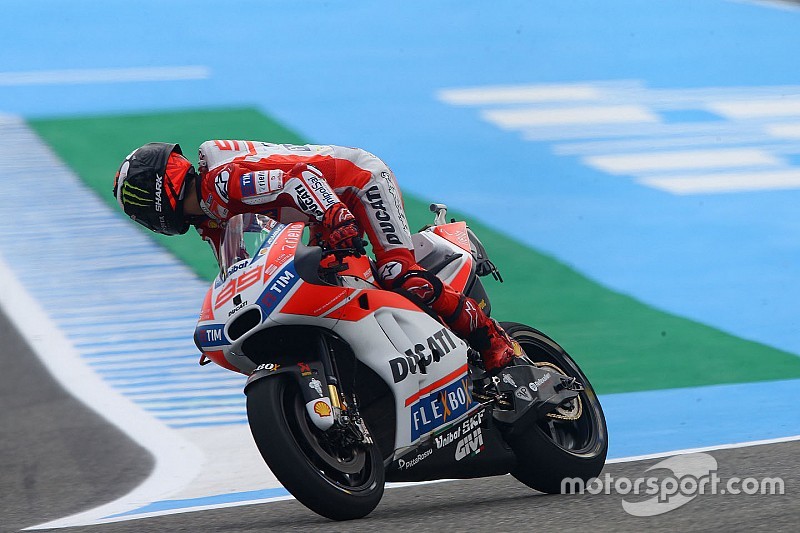 Lorenzo: “Si piloto por instinto con la Ducati voy muy lento”