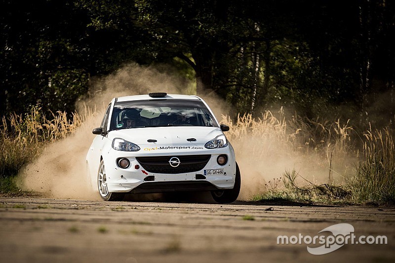 Pieniąźek sceglie la Opel Adam R2 per l'ERC Junior 2016