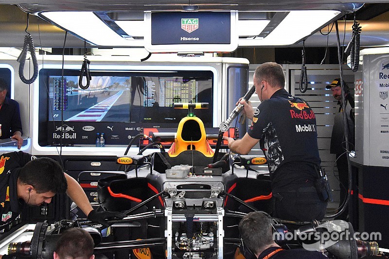 Red Bull: Verstappen prova la sospensione con il bracket