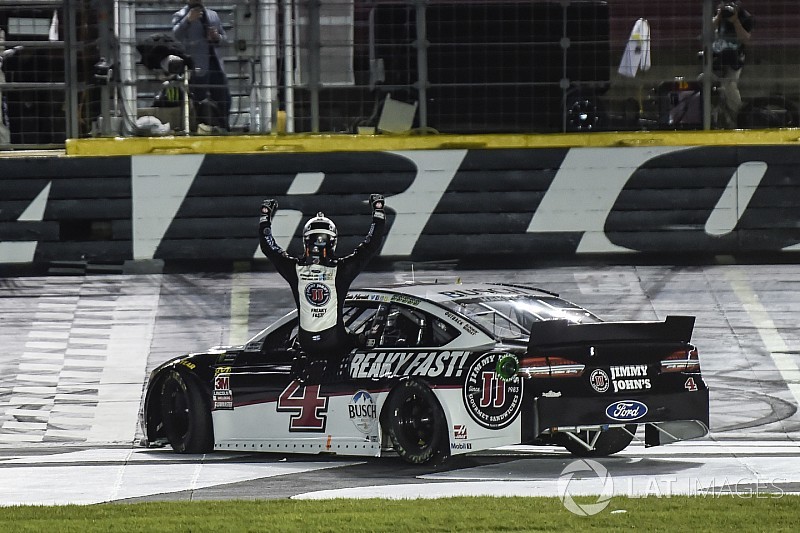El paquete All-Star Race pasa la