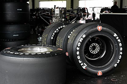Firestone оцінюють варіанти шин для коротких овалів на 2017 рік