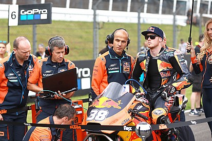 Tingkatkan performa, KTM ganti kepala mekanik Smith