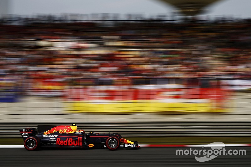 Red Bull se encomienda a la lluvia en China