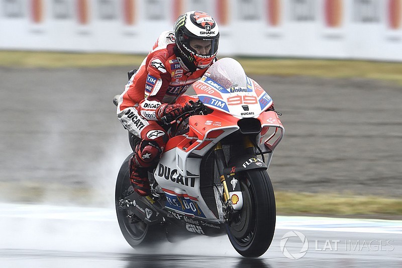 Lorenzo y Crutchlow se enzarzan tras sufrir un accidente (vídeo)