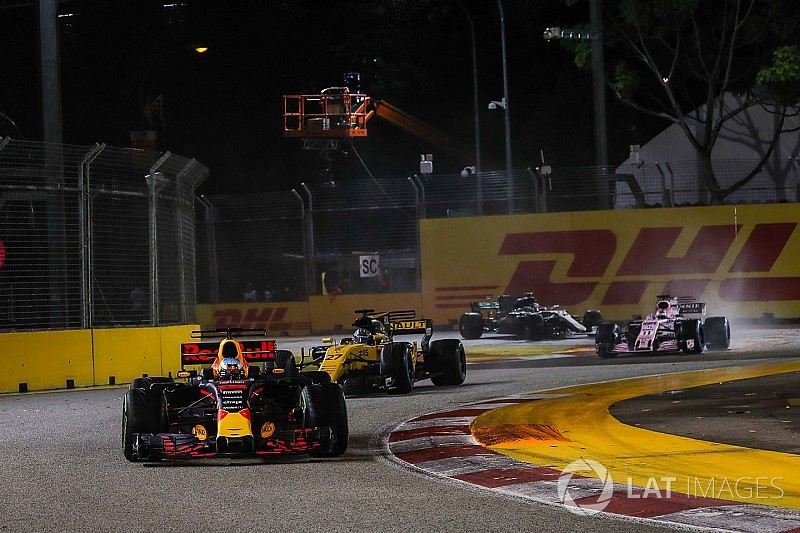 Ricciardo örül az átlagos rajtjának, mert így megúszta a szingapúri balhét